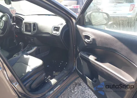 2021 Jeep Compass 80Th Anniversary 4X4 из США, поврежденный, VIN 3C4NJDEB0MT556774